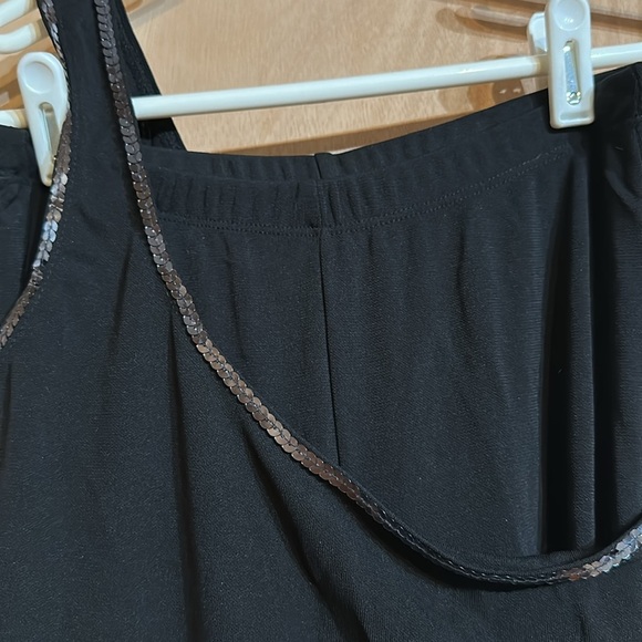 Moda International Black Classic 2 piece - Picture 2 of 3